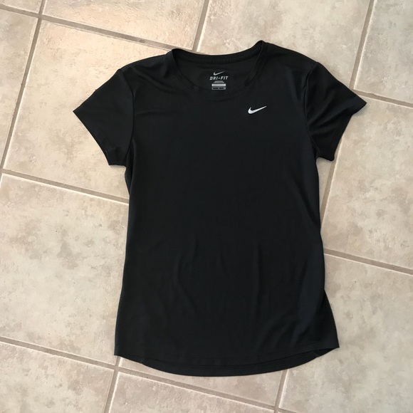 Dry fit Nike shirt - Picture 1 of 4